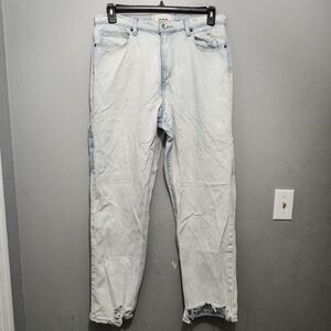 BDG Men's Light Blue Relaxed Distressed  Straight Jeans Size 32